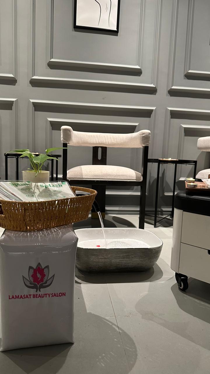 Long hair wavy styling