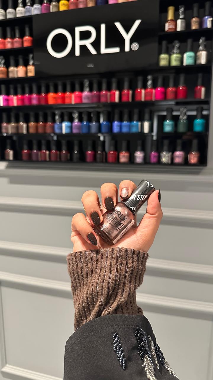 Short hair wavy styling