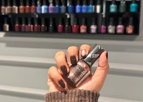 خدمات طلاء الأظافر