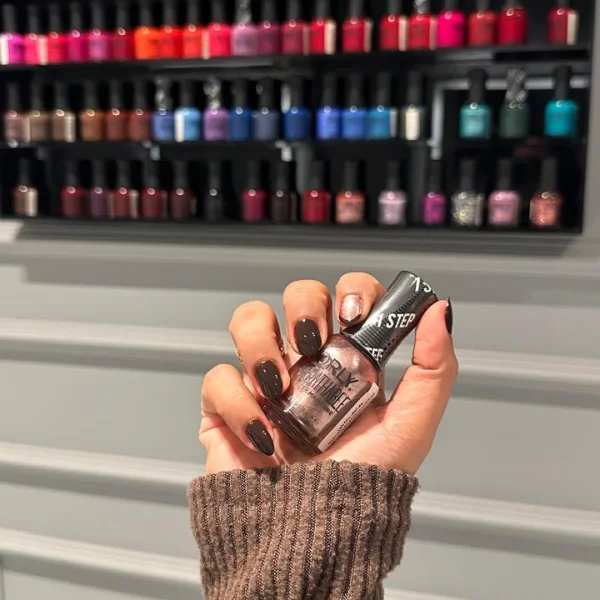 خدمات طلاء الأظافر Banner